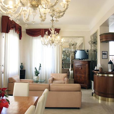 C-Hotels De Rose Palace フィレンツェ エクステリア 写真