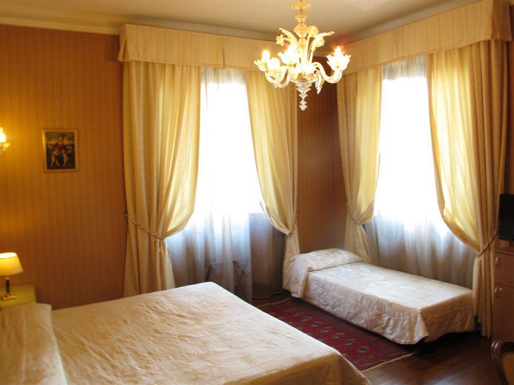 C-Hotels De Rose Palace フィレンツェ エクステリア 写真