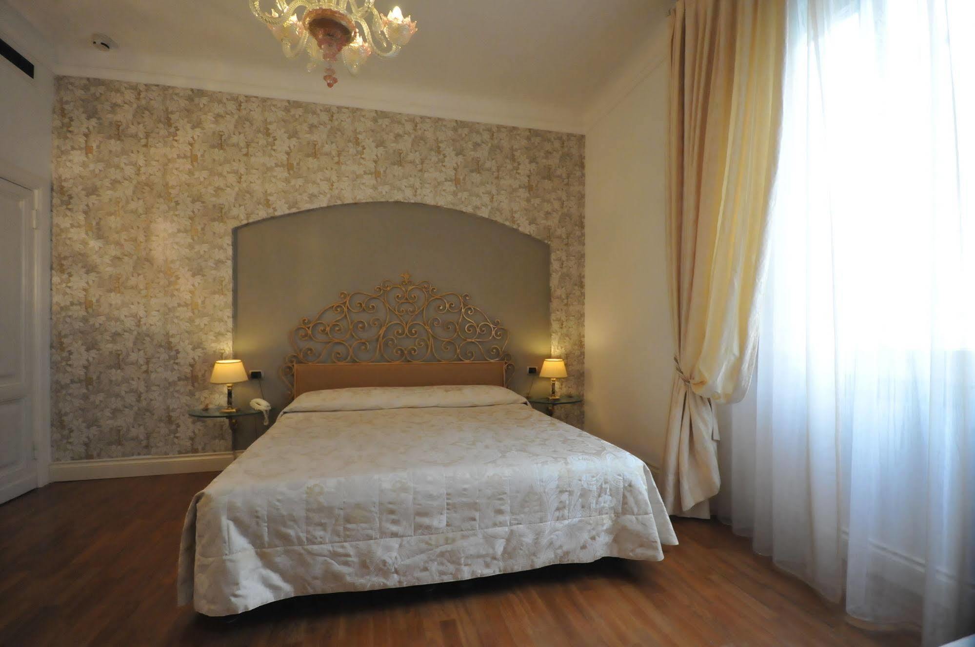 C-Hotels De Rose Palace フィレンツェ エクステリア 写真