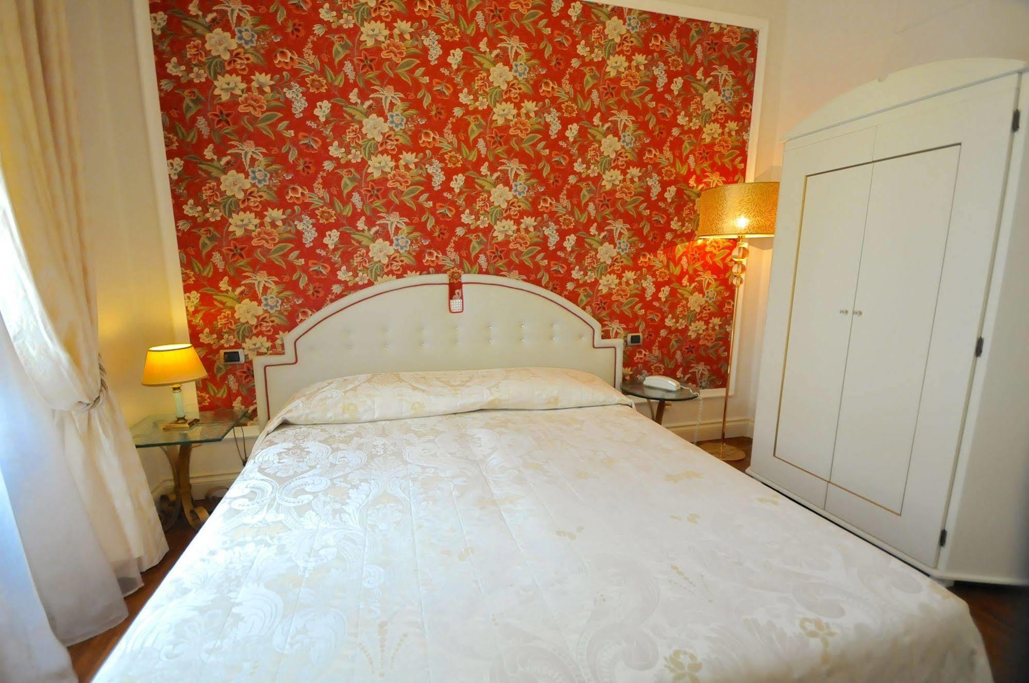 C-Hotels De Rose Palace フィレンツェ エクステリア 写真