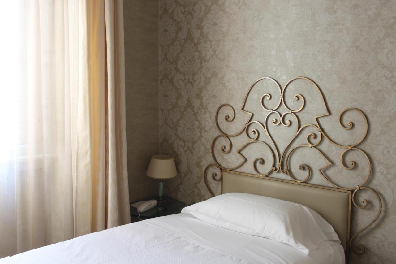 C-Hotels De Rose Palace フィレンツェ 部屋 写真