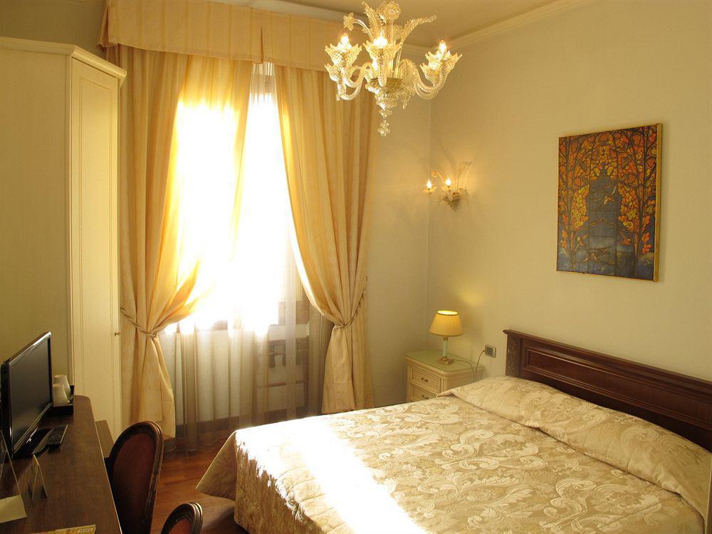 C-Hotels De Rose Palace フィレンツェ エクステリア 写真